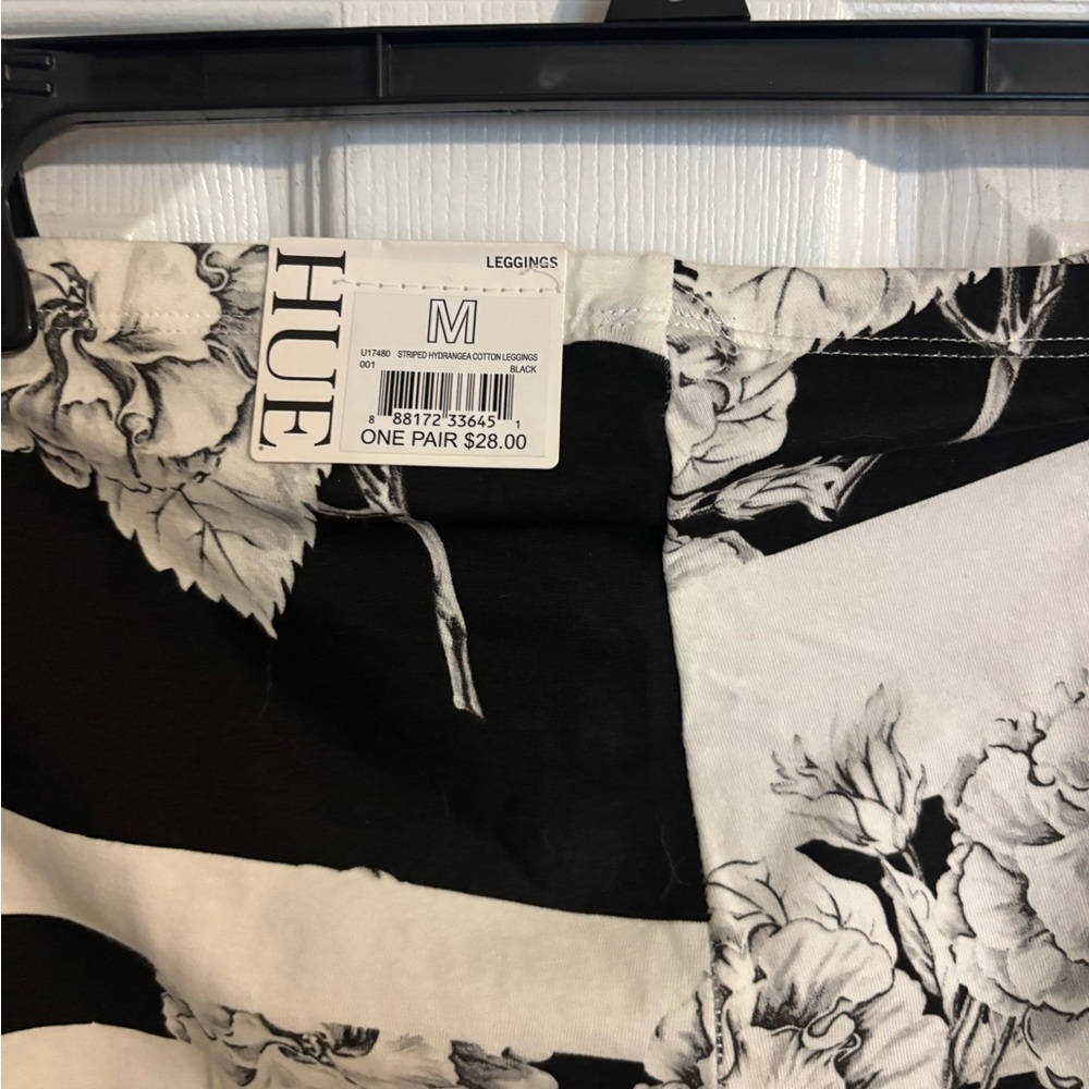 Hue Black and White Floral and Colorblock Leggings Medium New - Picture 3 of 3